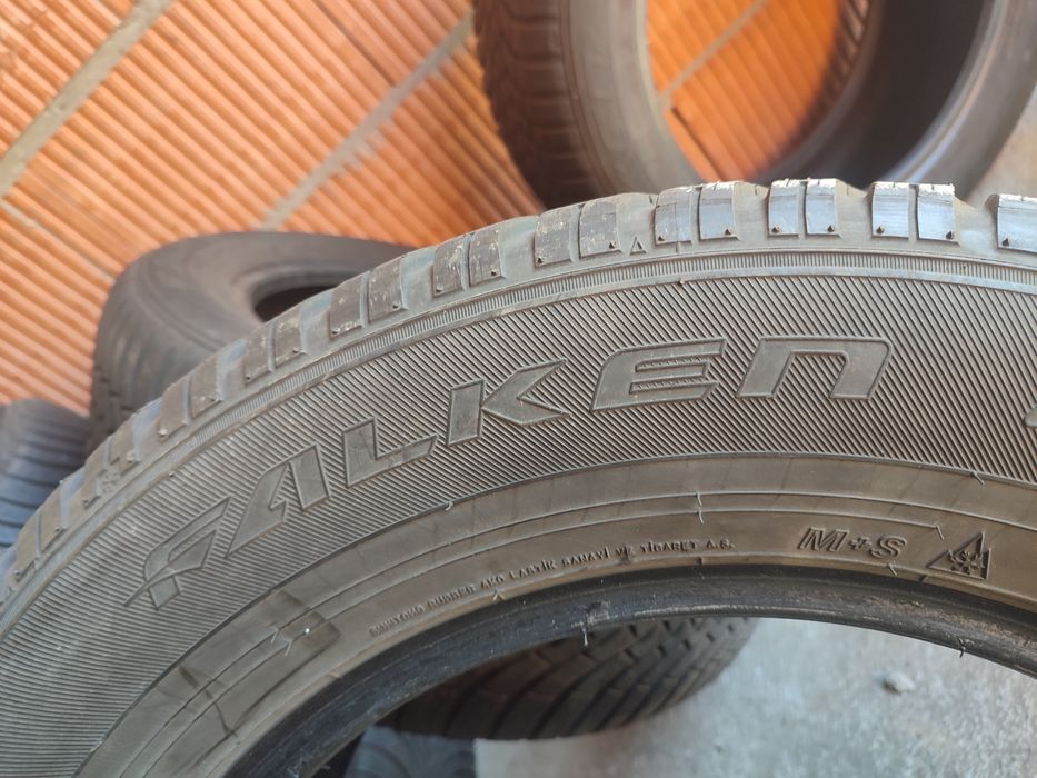 Komplet opon Falken EuroWinter HS01 SUV 225/65/17  106H