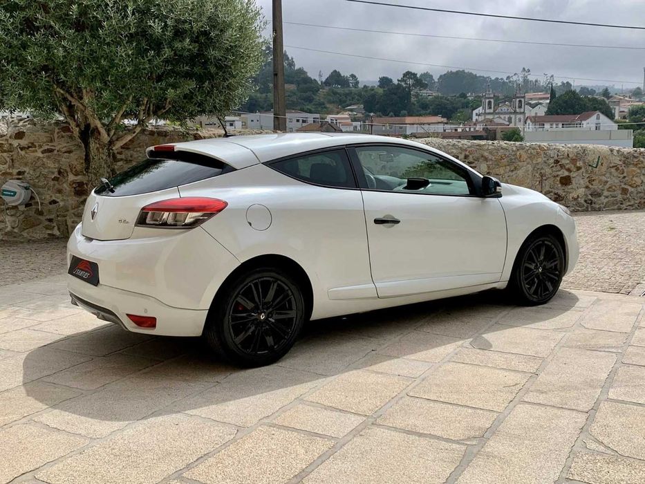 Renault Megane Coupe 1.6 DCI 130cv *Cx 6 Velocidades*