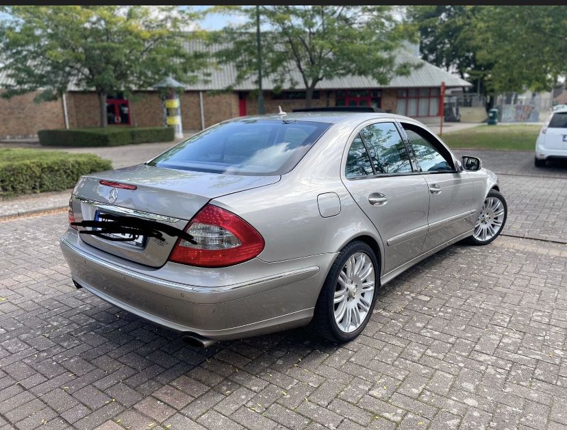 Автозапчастини Задній стоп фонар фара Mercedes e class w211