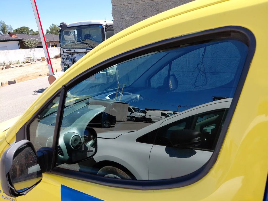Vidro porta frente esquerda PEUGEOT Partner II
