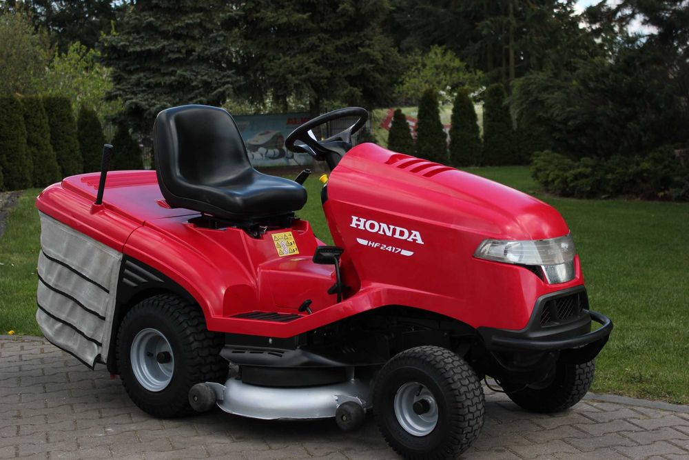 Honda 2417 V2 TRAKTOREK Kosiarka