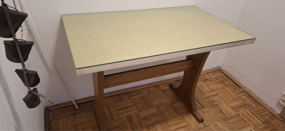 ZA DARMO  stół 100 cm x 60 cm  z szyba na gorze 100 cm x60