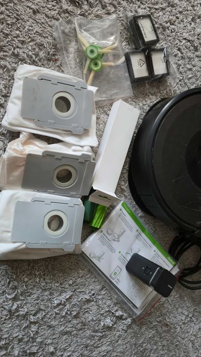 iRobot Roomba i7+ baza Clean Base, Wirtualną ścianą, dodatki -  do negocjacji