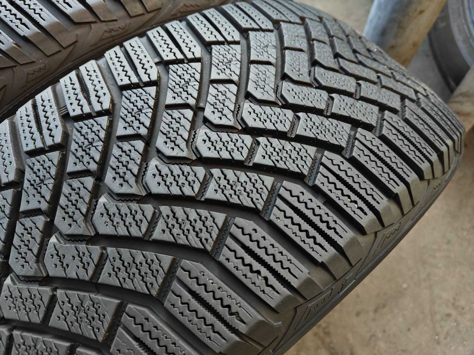R17 215 55 шини зимові 23р Goodyear Ultra Grip Ice 3 гарний стан