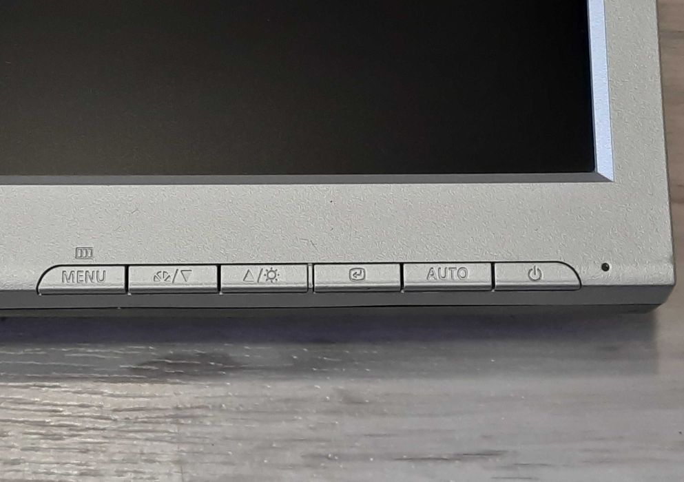 Монитор 17" Samsung 720N