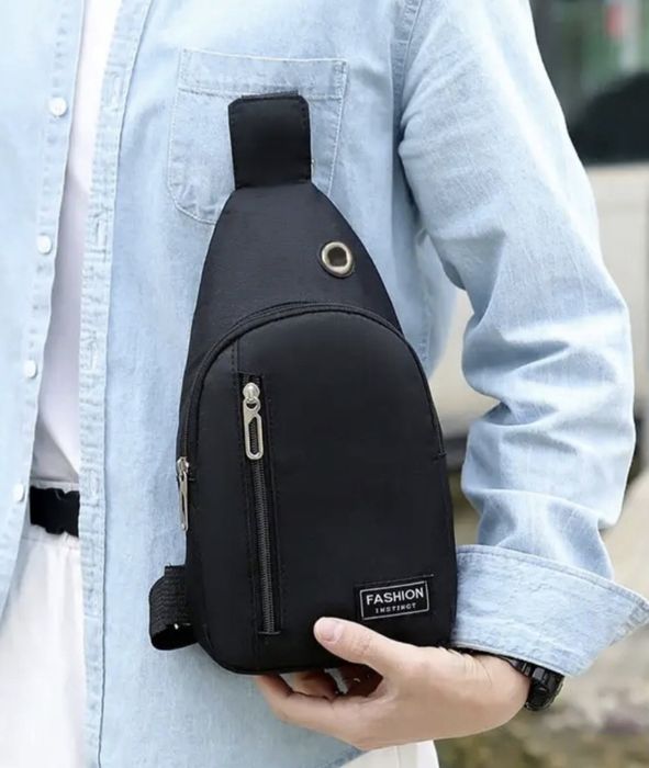 Чоловіча сумка через плече.