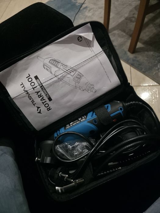 Ferramenta multifunções tilswall