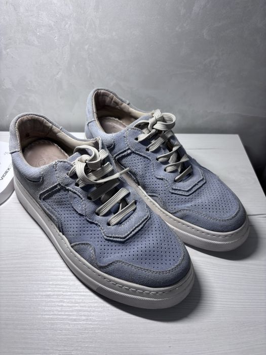 Кожаные кроссовки