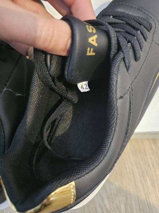 Nowe buty sportowe 42