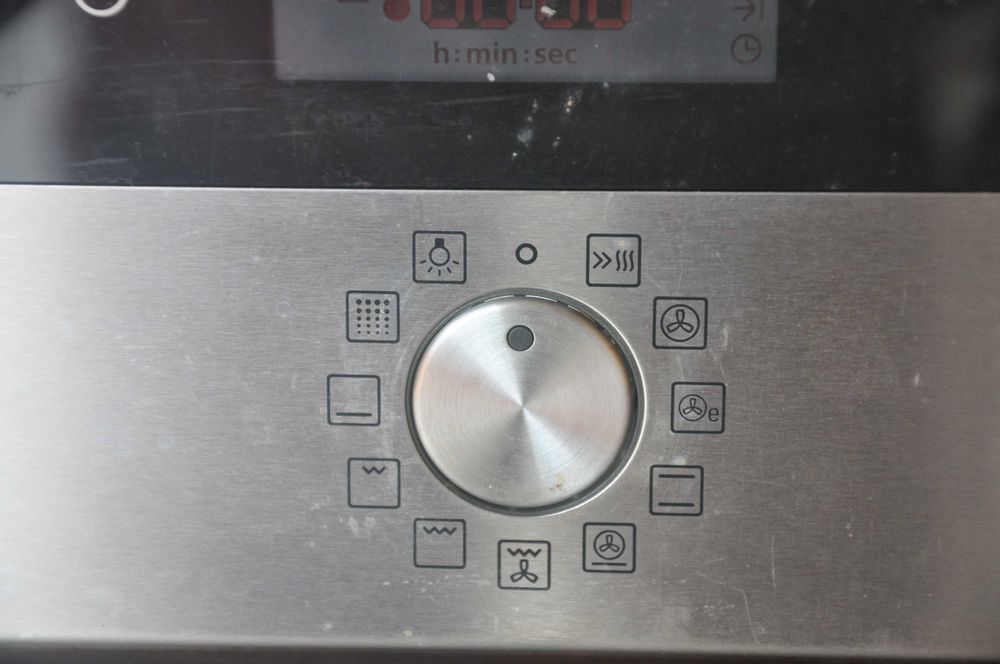 Forno Siemens Inox de encastre HB74AS551E Pirolítico Multifunções