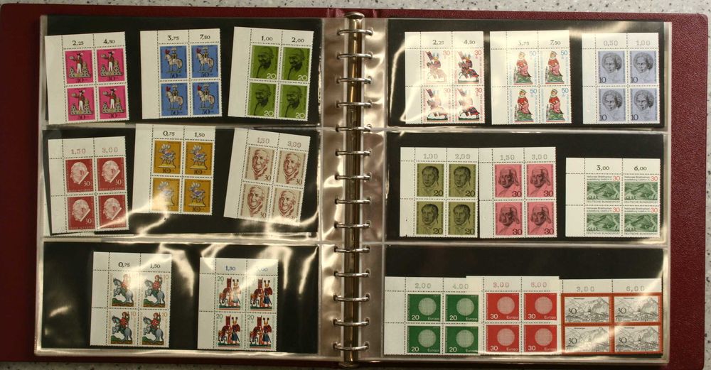 Klaser ze znaczkami z Niemiec "czwórki" Klaser ZŁ01