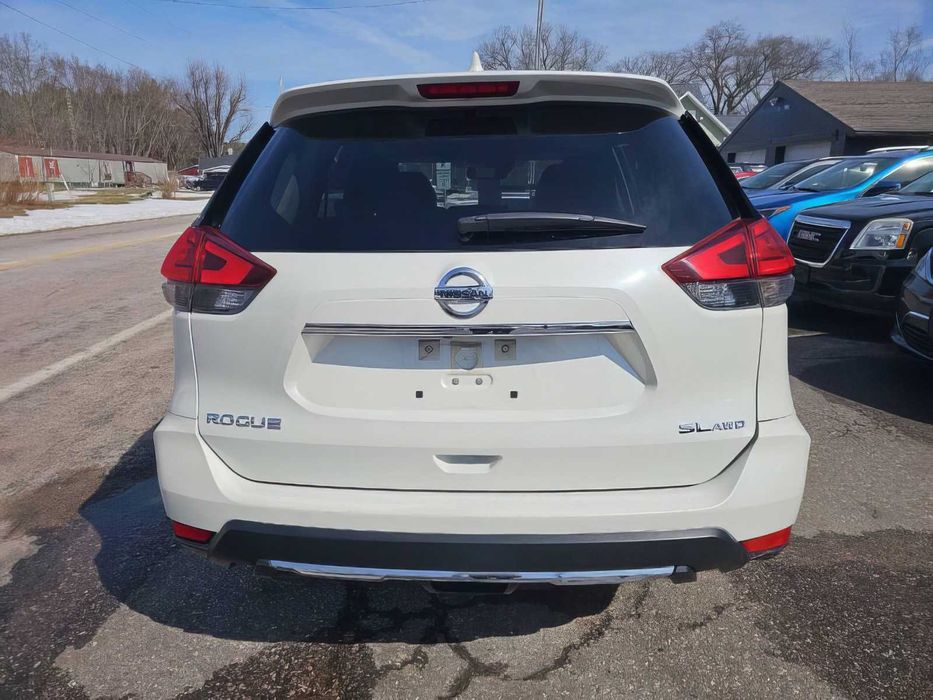 Nissan Rogue SL      2017