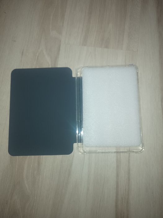 Продам чехол на ipad 6 mini