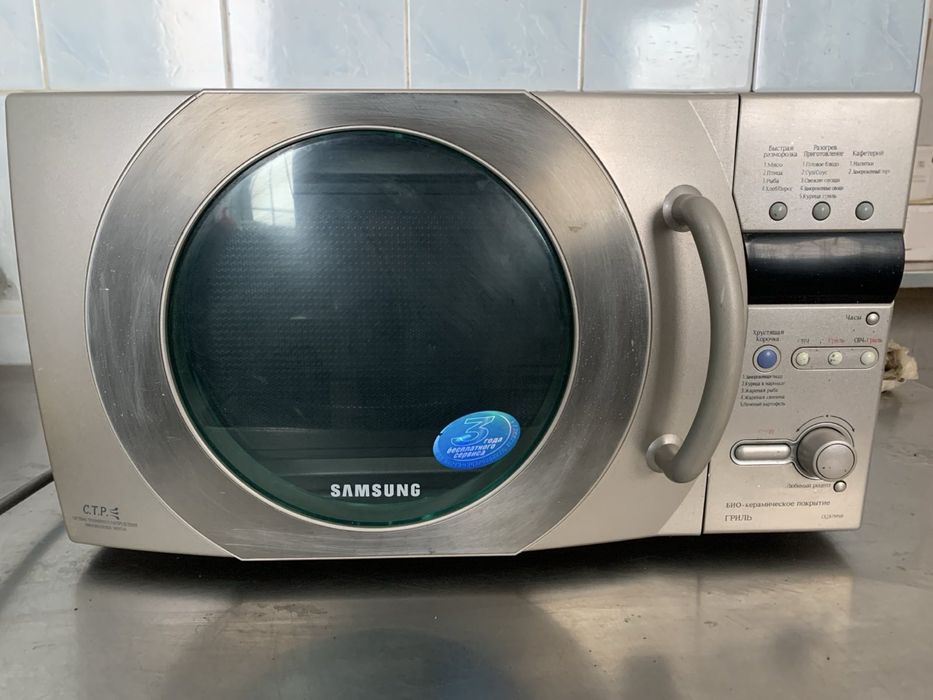 Мікрохвильова піч з грилем Samsung CE287MNR