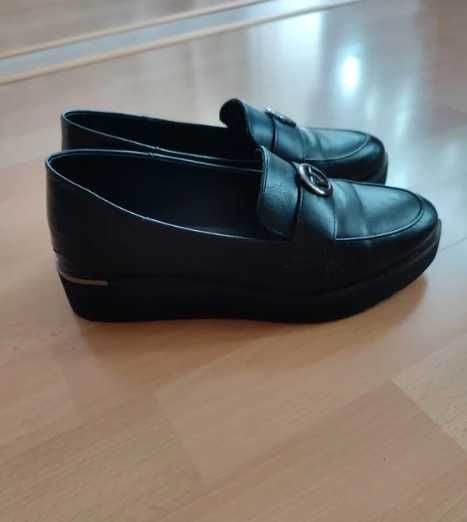 Czarne mokasyny Vinceza r. 37