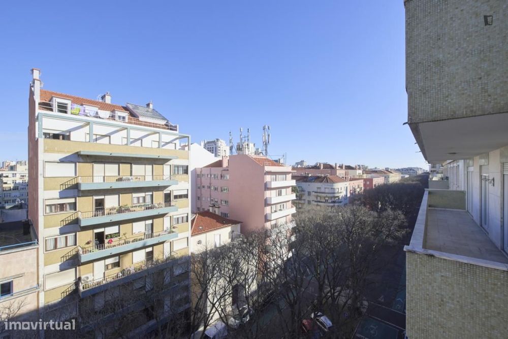 Quarto - localizado em Entrecampos Lisbon
