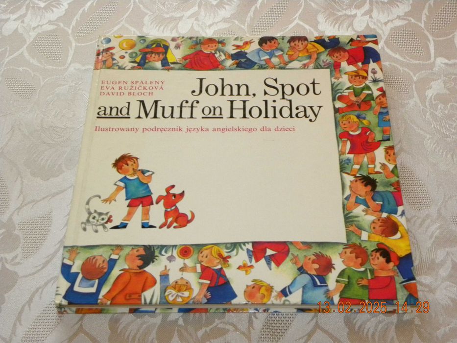 John , Spot and Muff on Holiday - podręcznik + 9 kart do wycinania