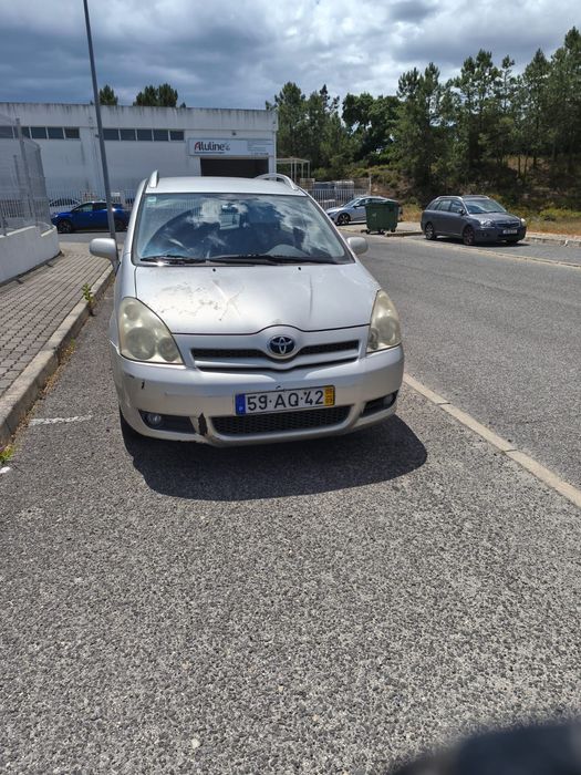 Toyota Corolla verso 7 lugares