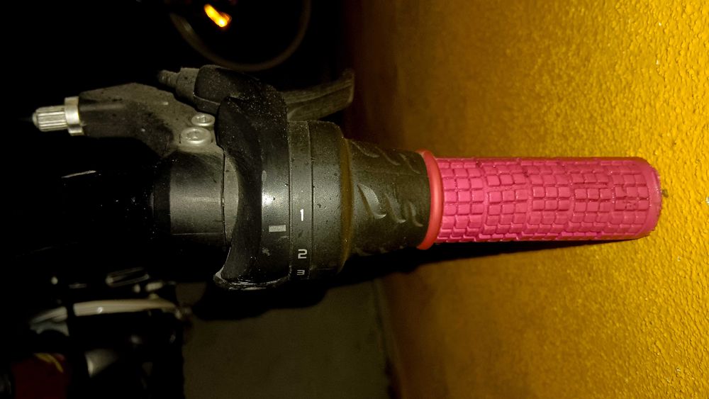 Bicicleta Criança - BTT/MTB 20'' (Com Suspensão e Mudanças)