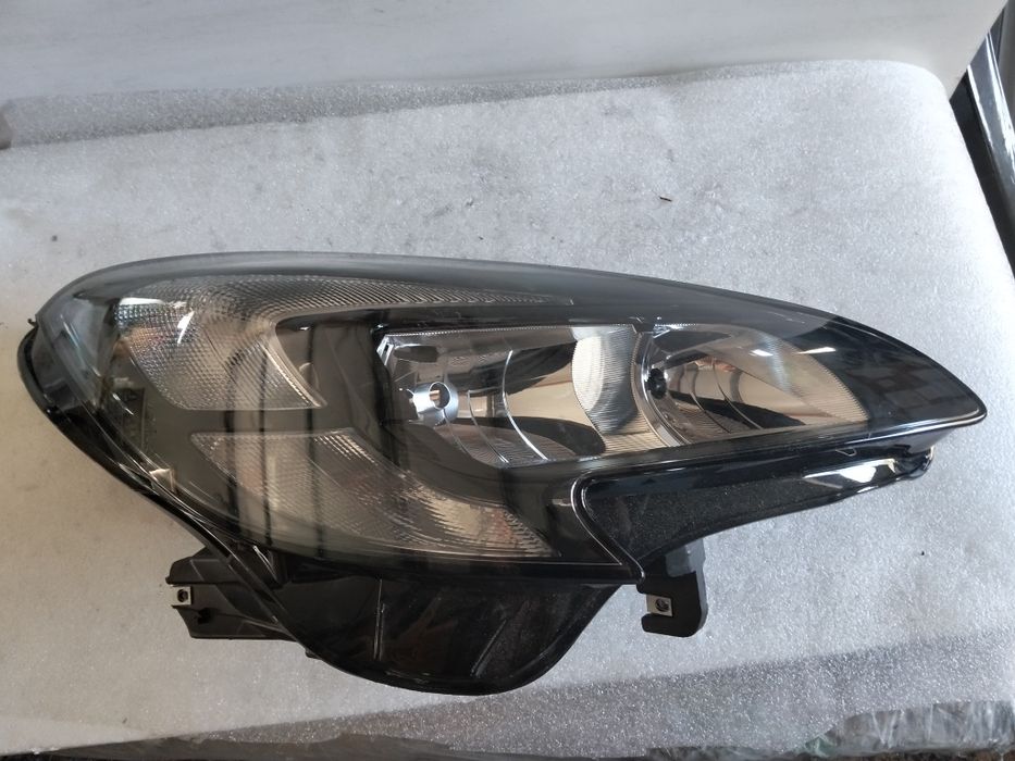 Ótica Opel corsa E farol 2016 direita
