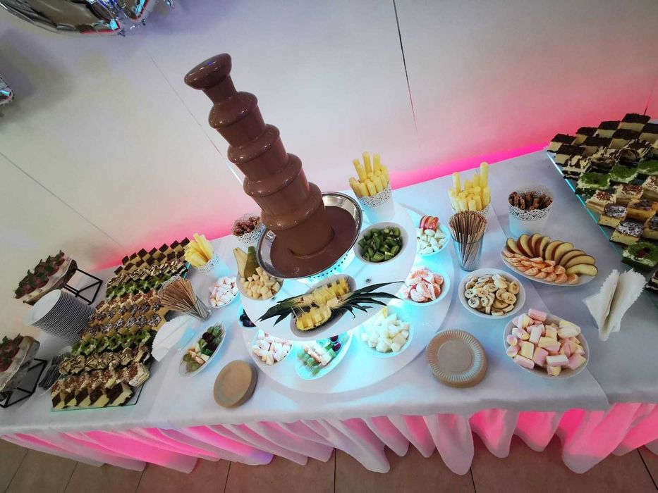 Fontanna czekoladowa + podest podświetlany