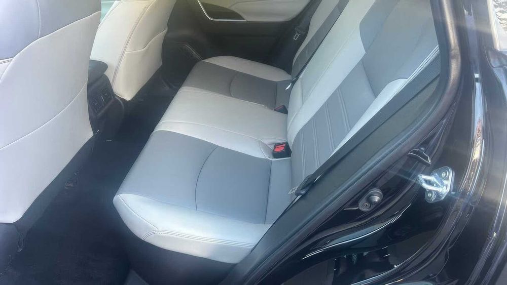 Toyota RAV4 Hybrid XSE      2021