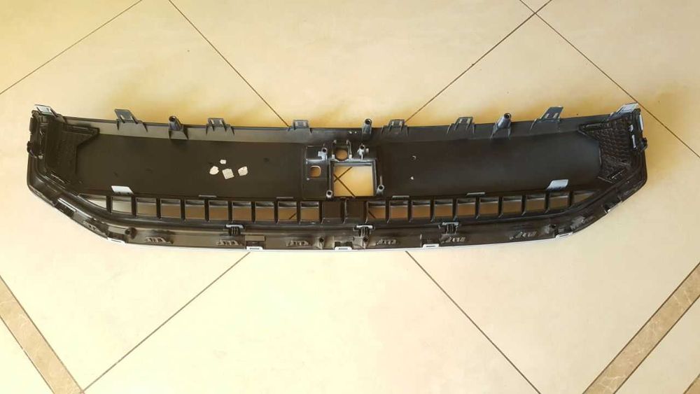 Решетка бампера Polestar 2