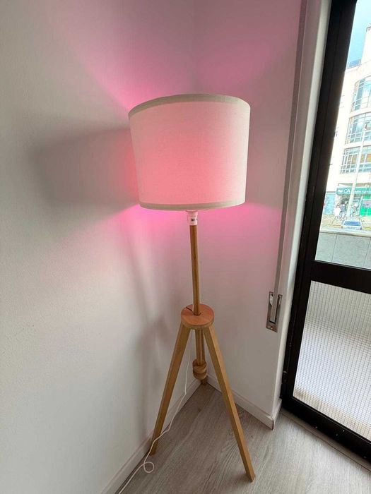 Abajur com luz regulável