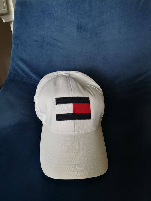 Tommy hilfiger biala czapka z daszkiem wiosna lato must have 2025