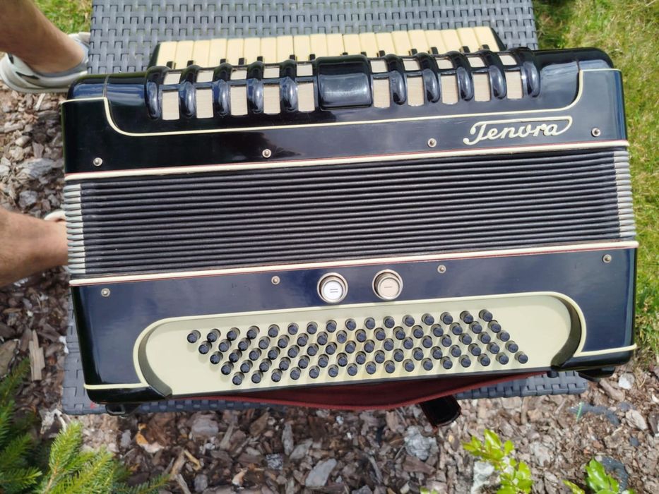 Akordeon niemiecki 80 basów basów