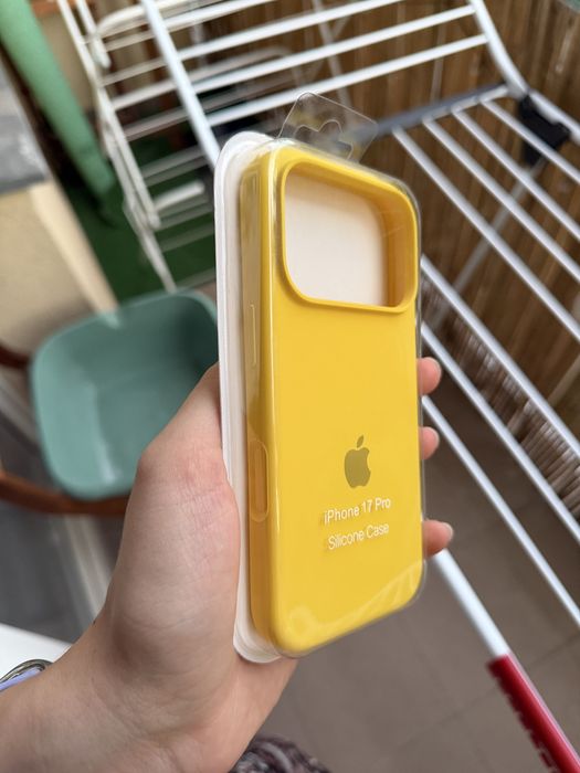 Case iPhone 17 pro etui silikonowe nowe yellow zolte plecki mikrofibra