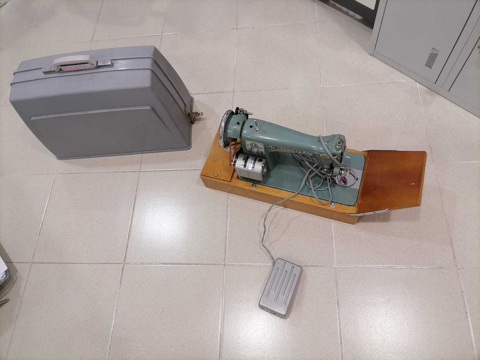 Máquina de costura Mitsubishi elétrica