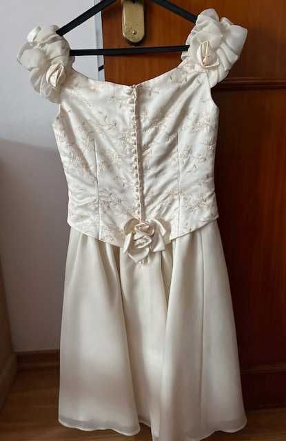 Vestido de cerimonia para criança