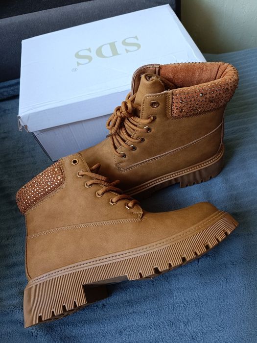 Nowe buty zimowe damskie