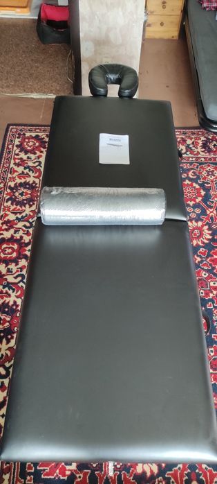 Продається масажний стіл новий