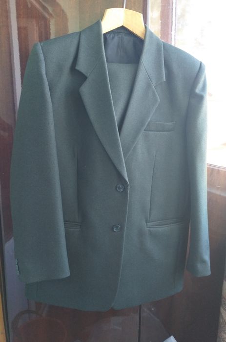 Мужской костюм размер 52