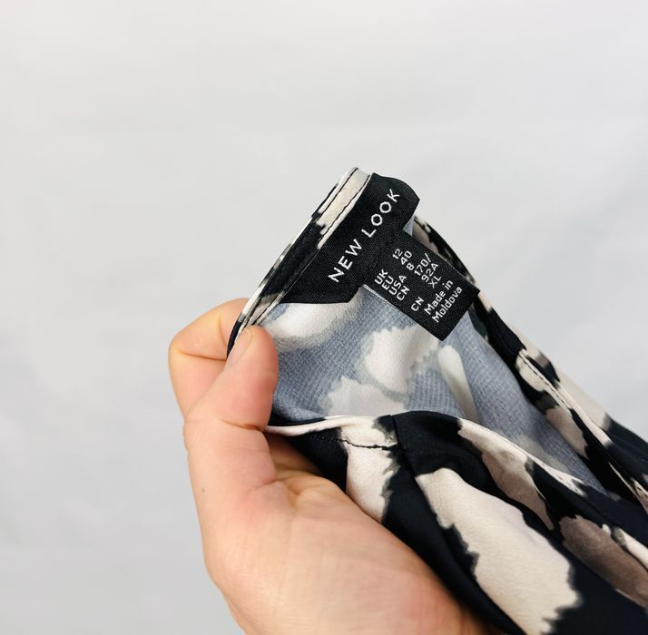 Czarna bluzka z beżową panterką L 40