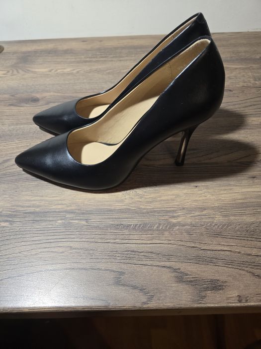 Buty szpilki skórzane LASOCKI rozm. 39,5