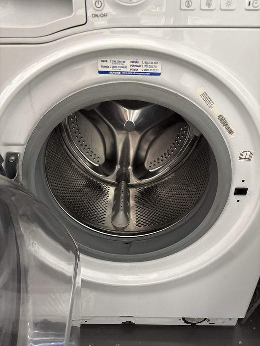 Maquina de lavar e secar roupa hotpoint (avariada na fechadura)