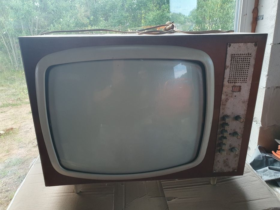 Stary telewizor Unitra