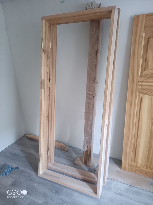 Двері з масиву ясеня комплект