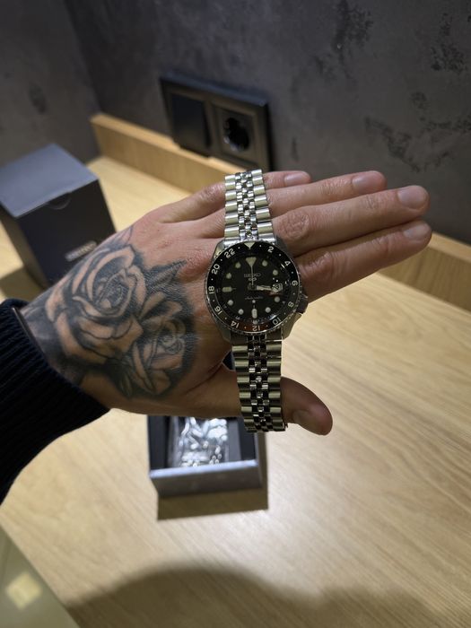 Наручные часы Seiko Sports 5 GMT
