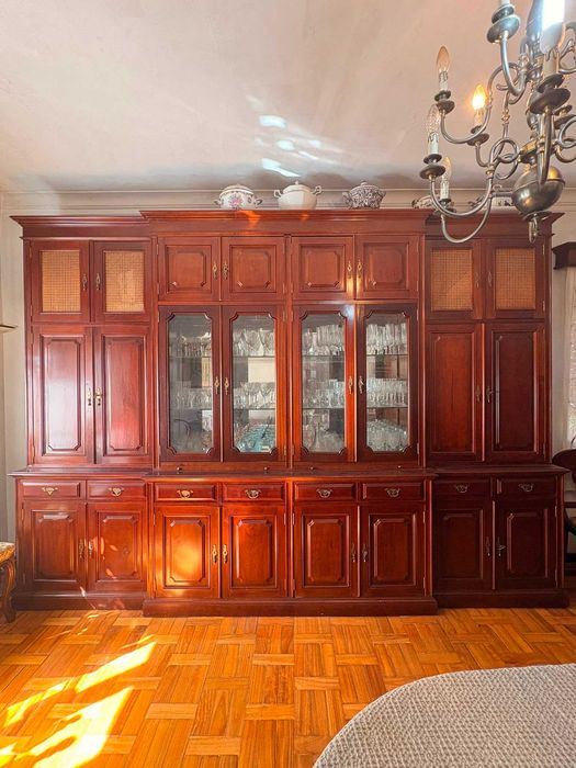 Móvel de Sala Antigo em Madeira – 3,44m – Vitrines, Gavetas e Arrumação