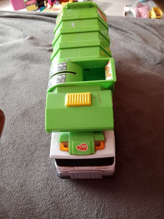 Samochód śmieciarka