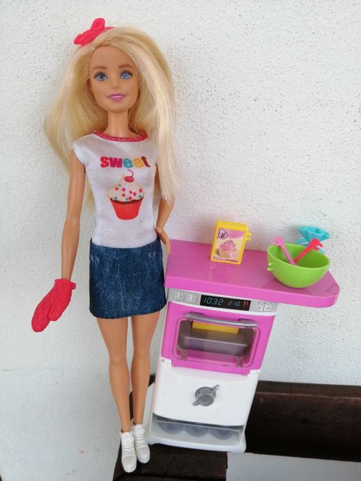 Lote de bonecas e acessórios em excelente estado