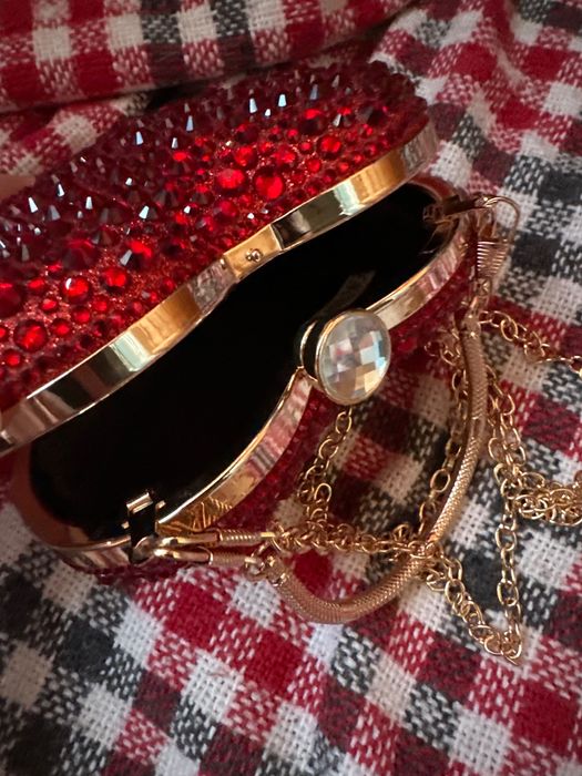 Оригинальний вечірній клатч