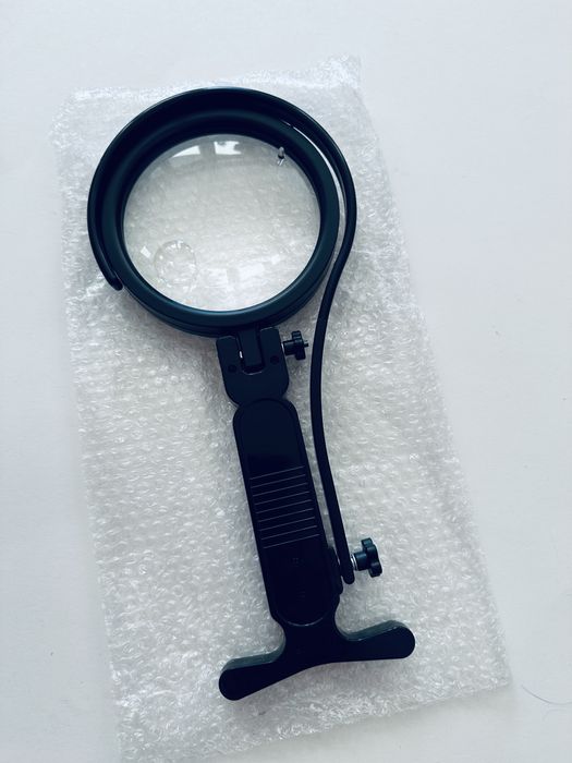 Lupa do czytania na szyję