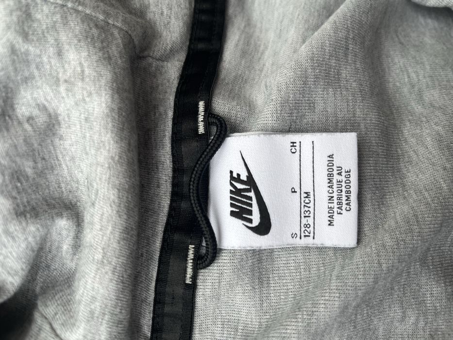 Найк теч фліс сірий оригінал,розмір є на фото