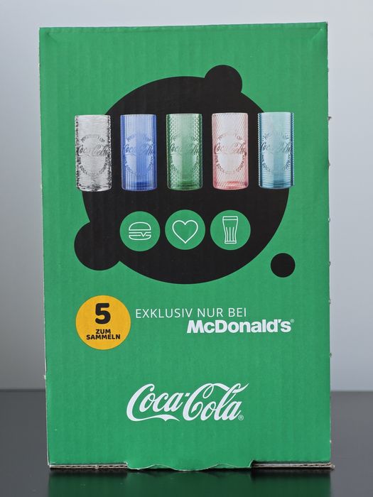 Склянка McDonald's Coca-Cola. Лімітована серія 2024 року. Зелена.