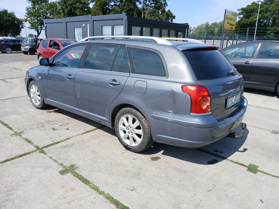 Toyota Avensis 2,0 diesel, 237 tyś/km